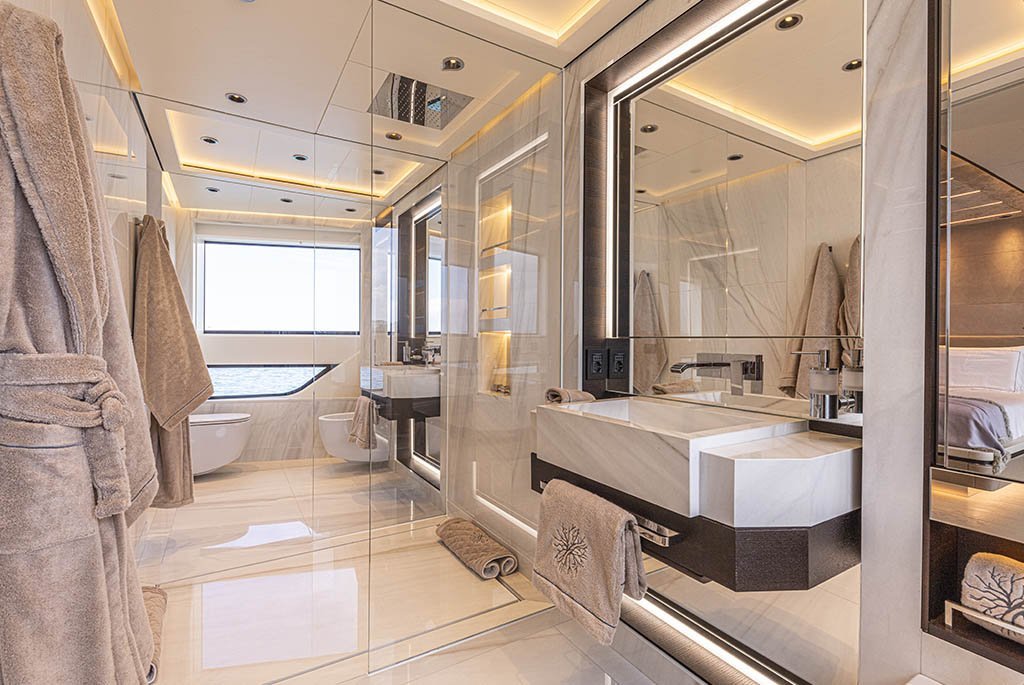 Ocean King Ducale 120 master bathroom