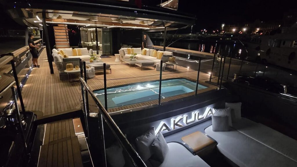 AKULA main deck aft pool