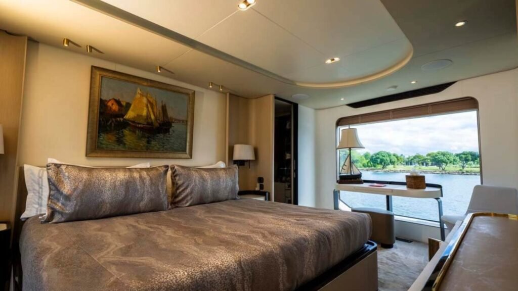 ALEGRIA master stateroom