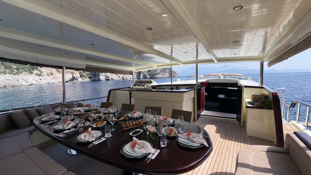 ALWAYS SMILE aft deck dining