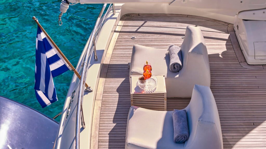 ANLIA foredeck seating