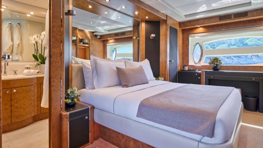 ANLIA VIP stateroom