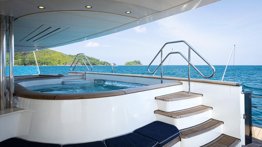 Aqua Lares yacht for charter