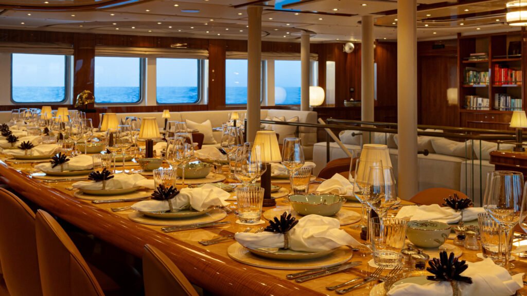 Aqua Lares yacht for charter