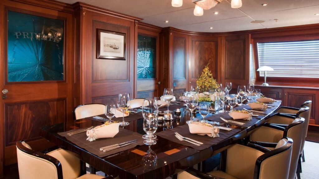Aquilone formal dining