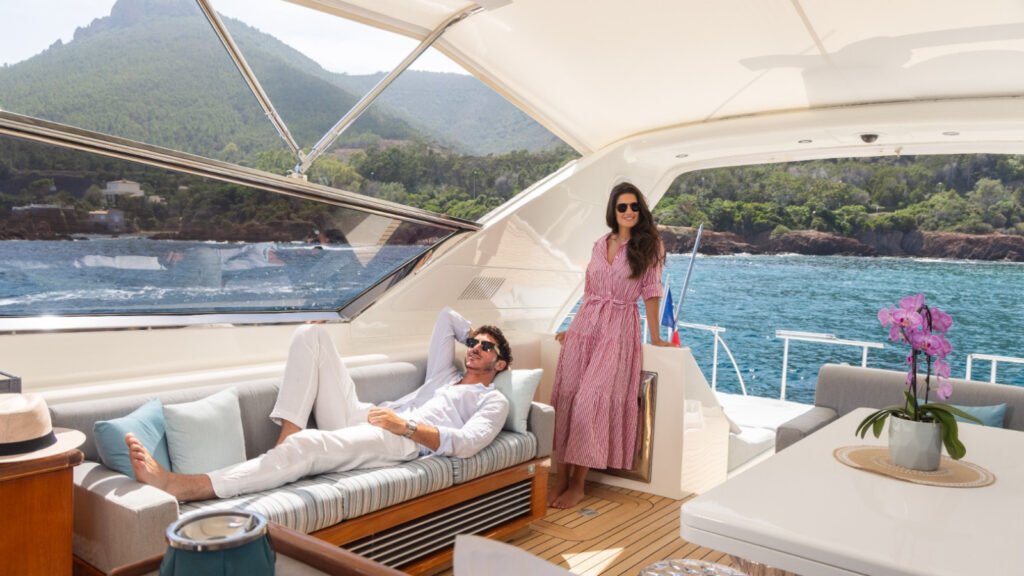 BAOLI aft deck lounge