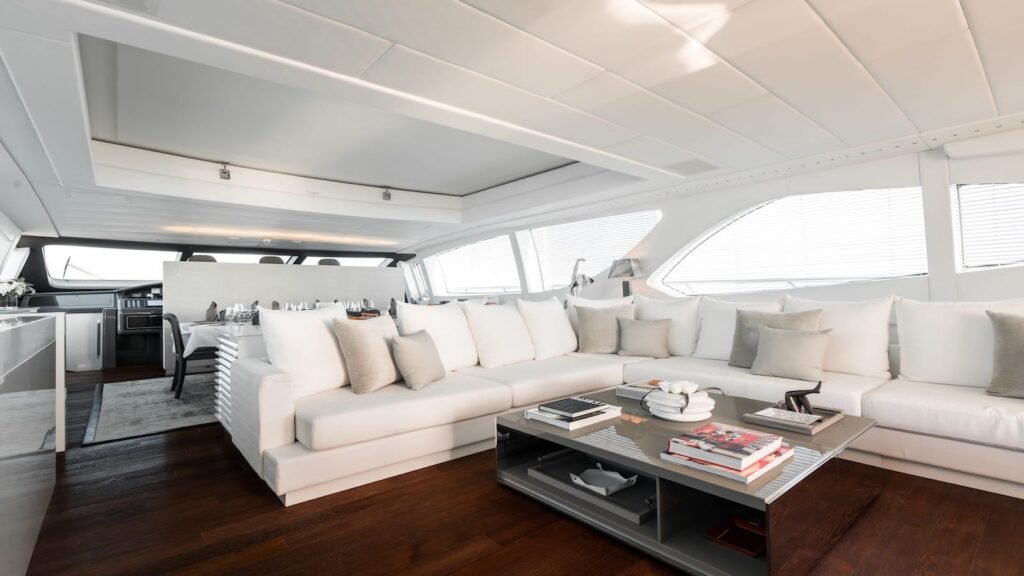 Beachouse yacht