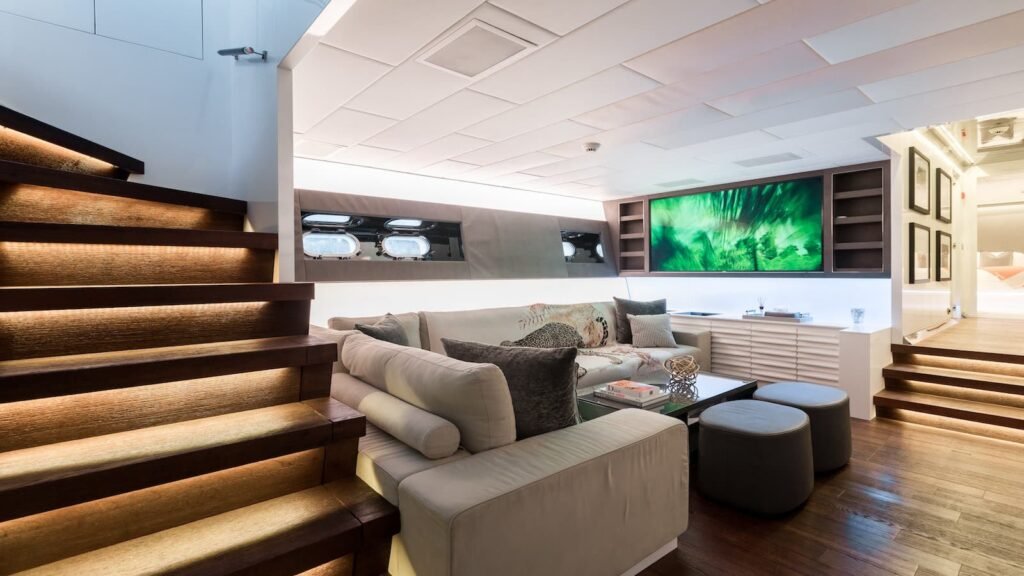 Beachouse yacht