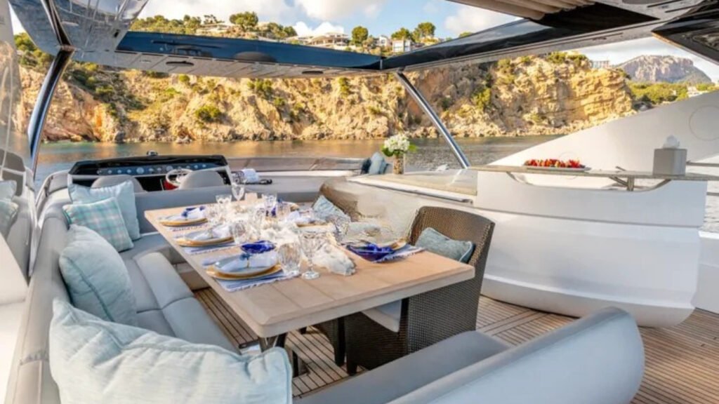BEST OF ME - aft deck seating
