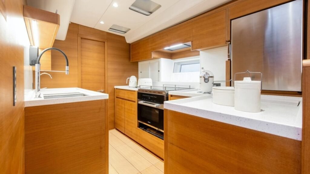 BIANCA Kitchen Area