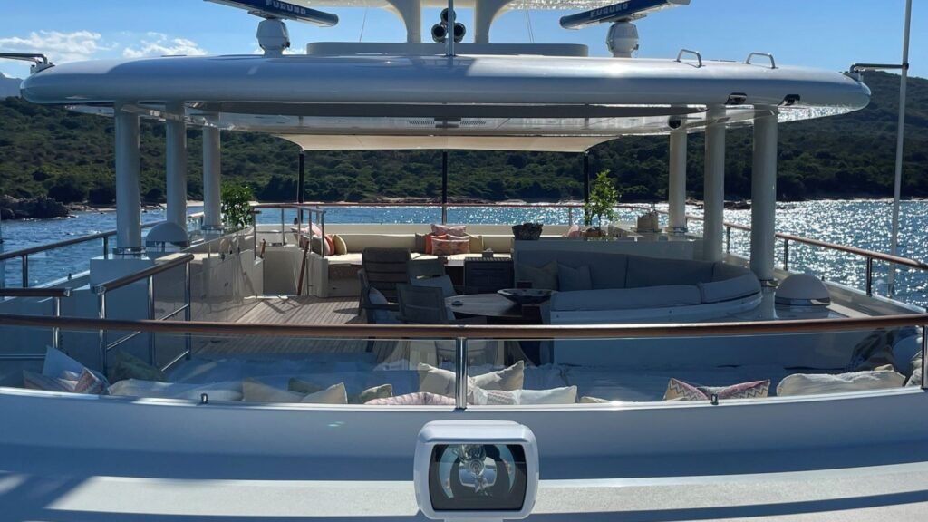 BIJIN Heesen yacht charter - Sun Deck