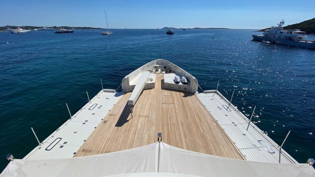 BIJIN Heesen yacht charter - Foredeck