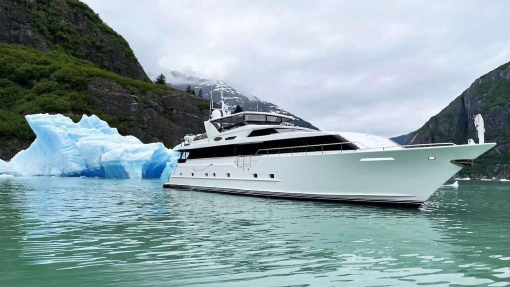 BLACKWOOD Superyacht BLACKWOOD