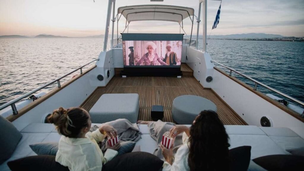 CARINO sun deck cinema
