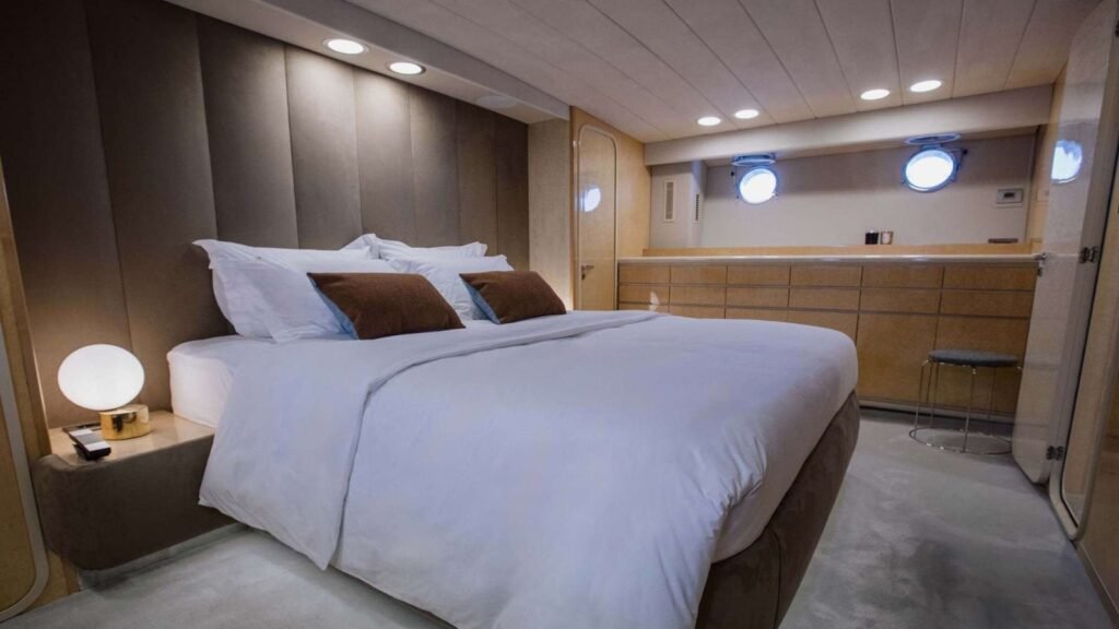 CARINO master suite