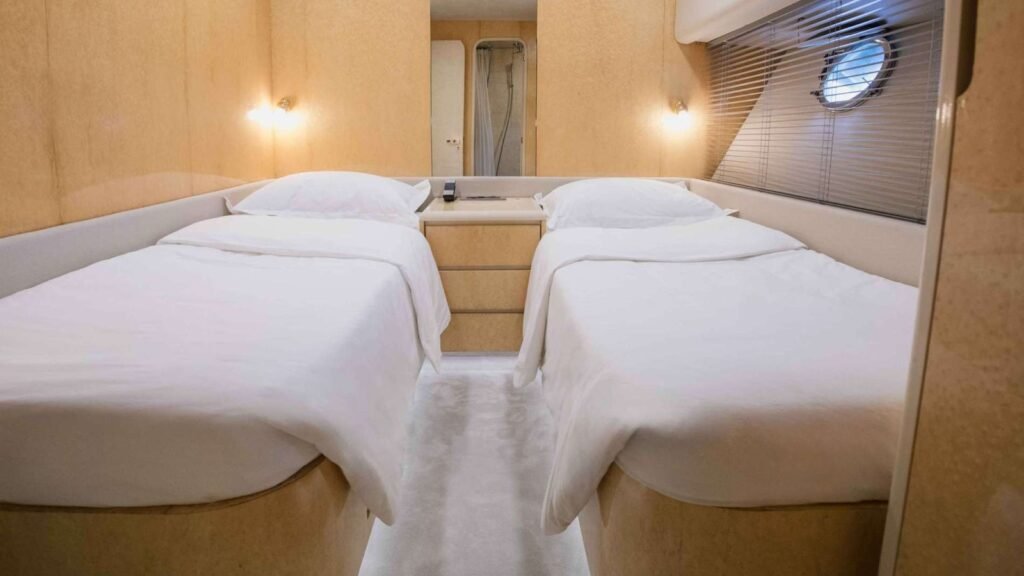 CARINO twin cabin