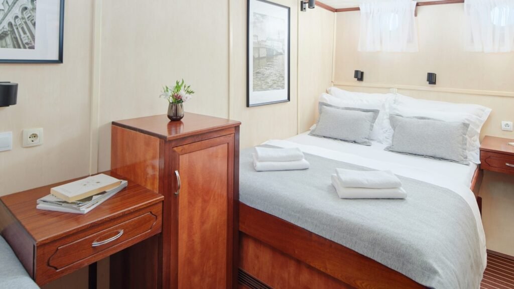 CATALEYA guest double cabin
