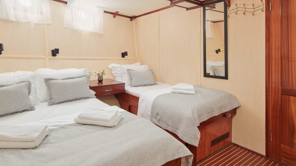 CATALEYA guest twin cabin