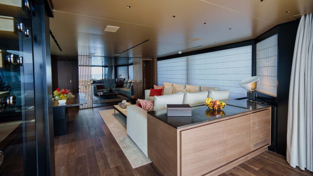 DESTINO galley and bar