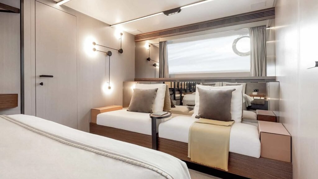 DIVINA Master Suite Seating
