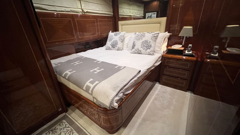 ELTON II double cabin