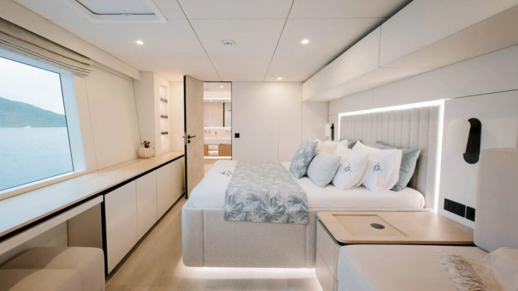 ENTRE 4 Sunreef sailing catamaran 10