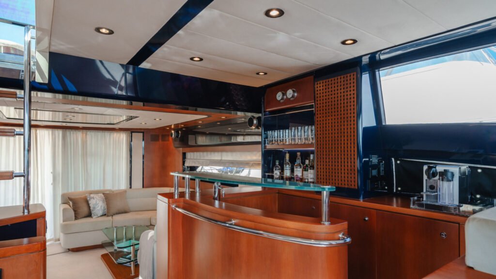 ETERNO main salon bar