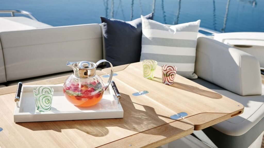 FAR & AWAY Princess yacht charter - Al Fresco Dining