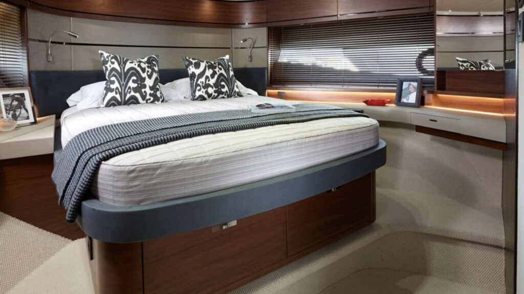 FAR & AWAY Princess yacht charter - VIP Suite