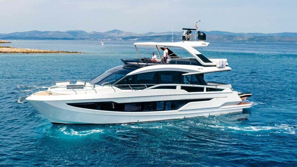 FG STAR Galeon profile under way