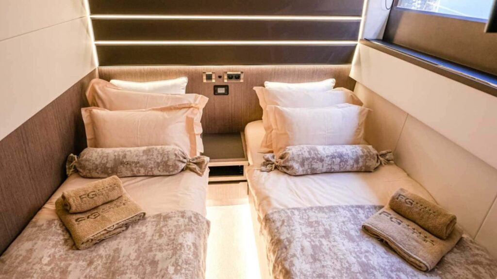 FG STAR twin cabin
