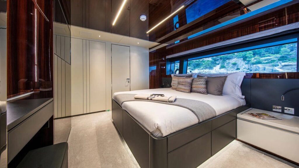 Figurati yacht