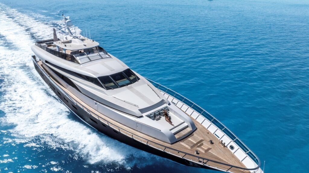 FONERS Izar motor yacht profile