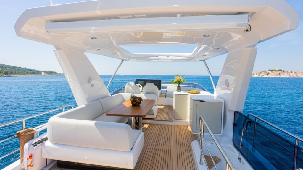 GENESIS flybridge