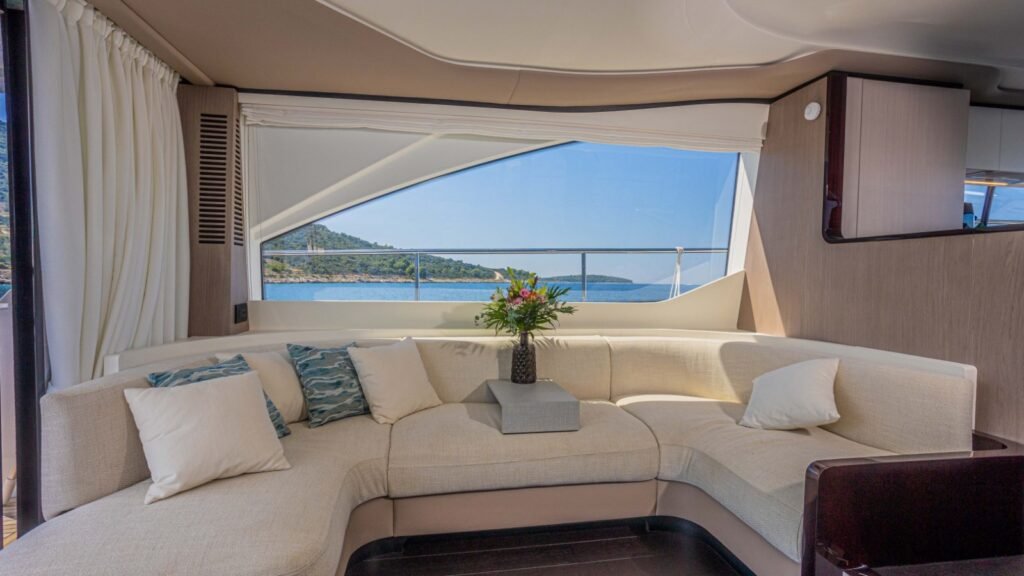 GENESIS interior sofa lounge