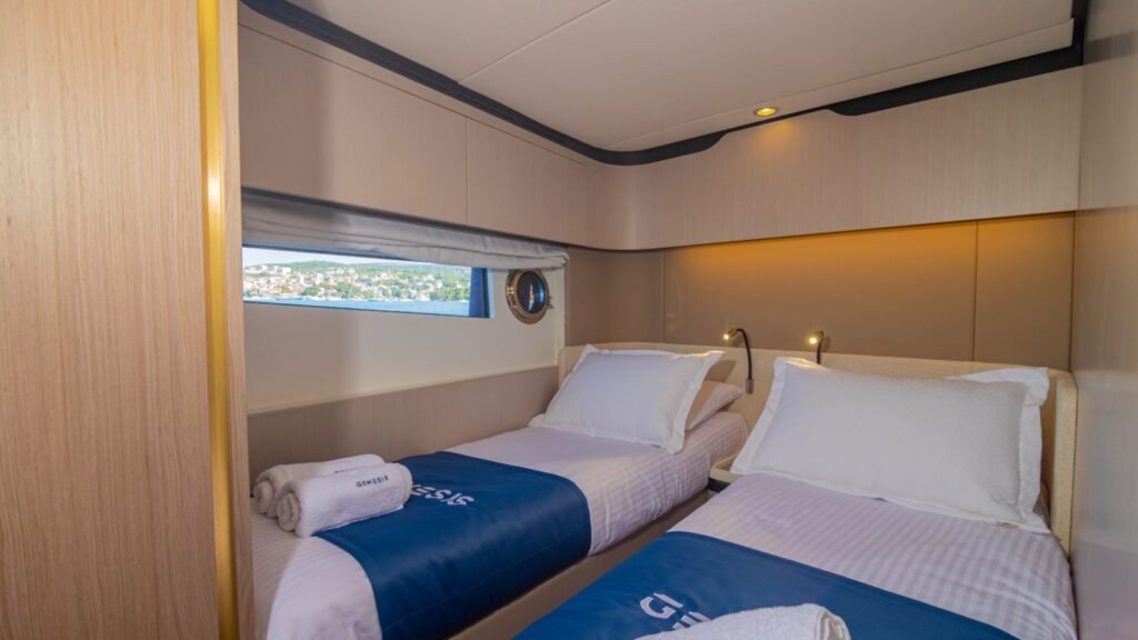 GENESIS twin cabin