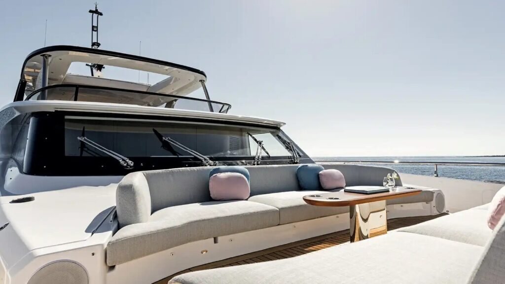 Deck lounging - GETAWAY