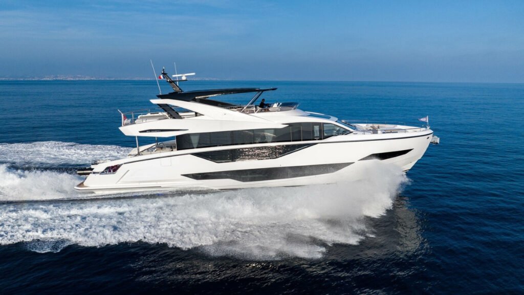 GLASAX Sunseeker 90 Ocean cruising profile