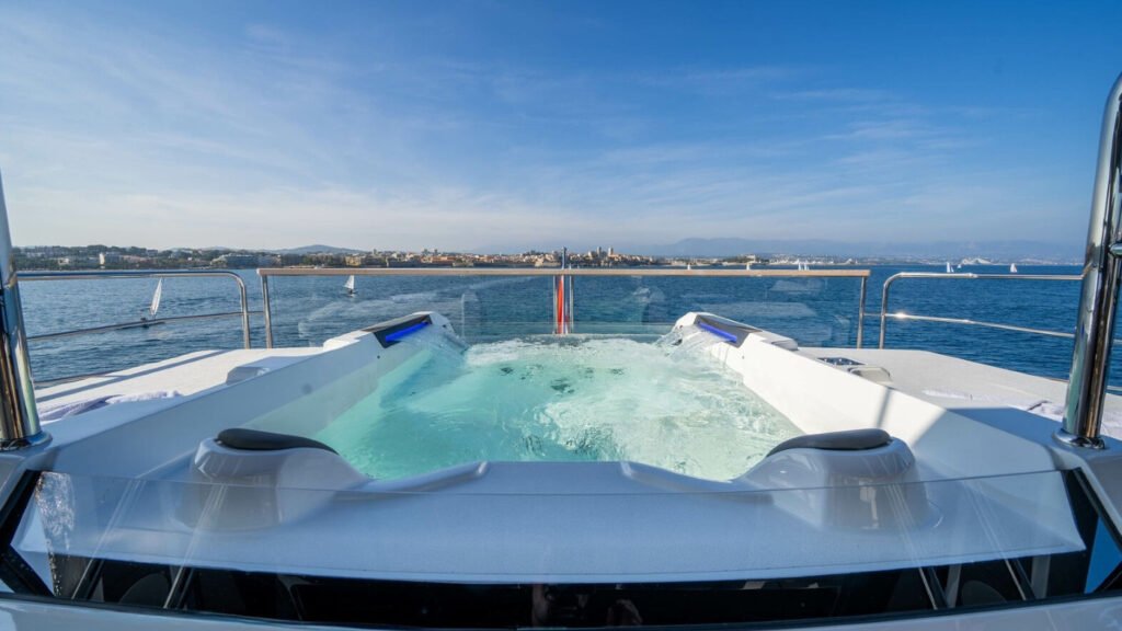 GLASAX sun deck jacuzzi