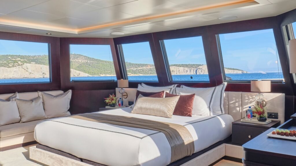 Highlander master stateroom