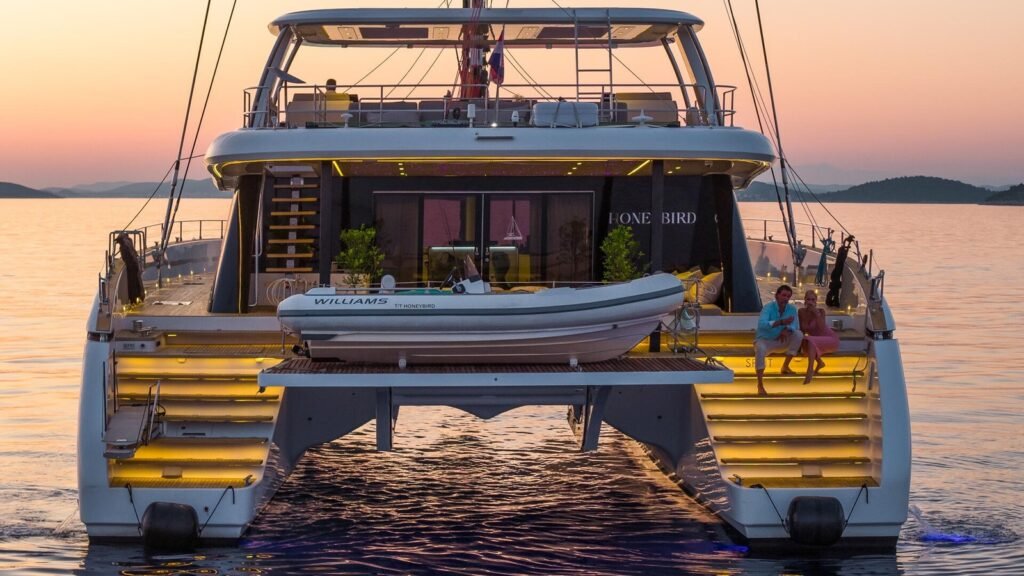 HONEYBIRD stern and swim platform