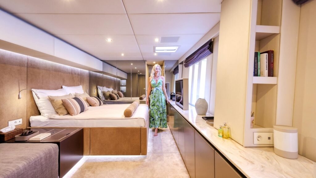 HONEYBIRD master suite