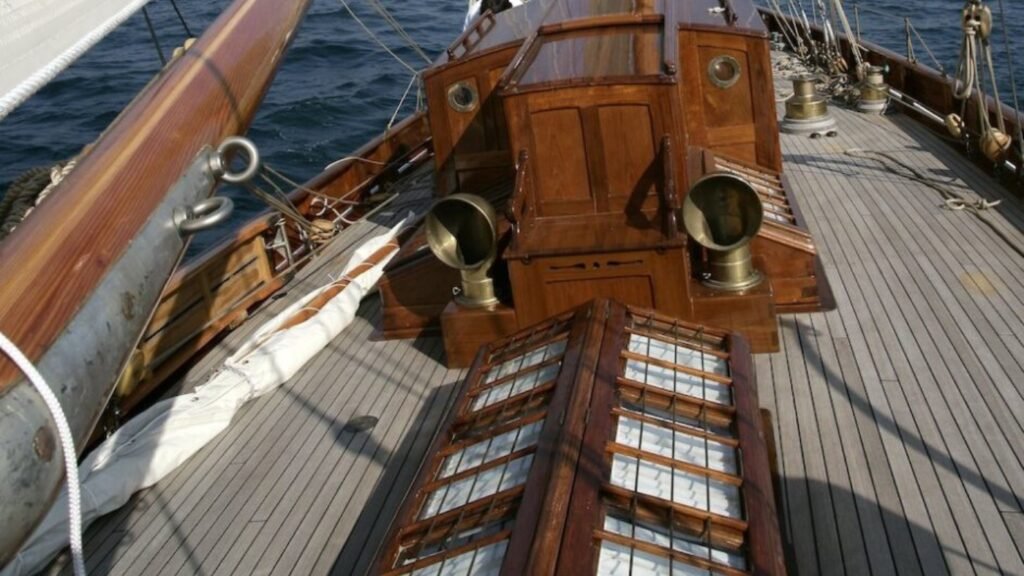 JAVELIN on-deck relaxation area