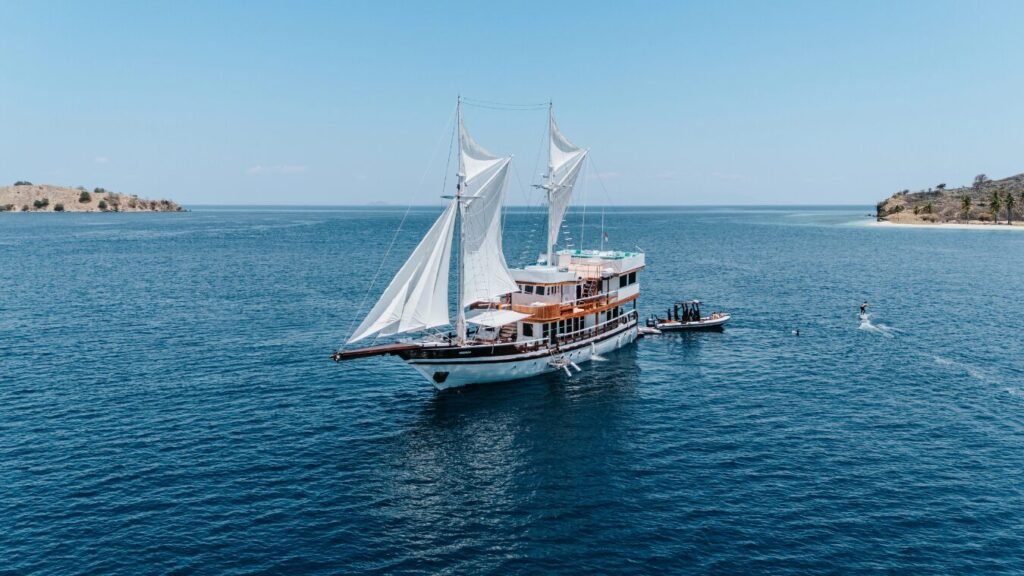 KAYRA charter yacht