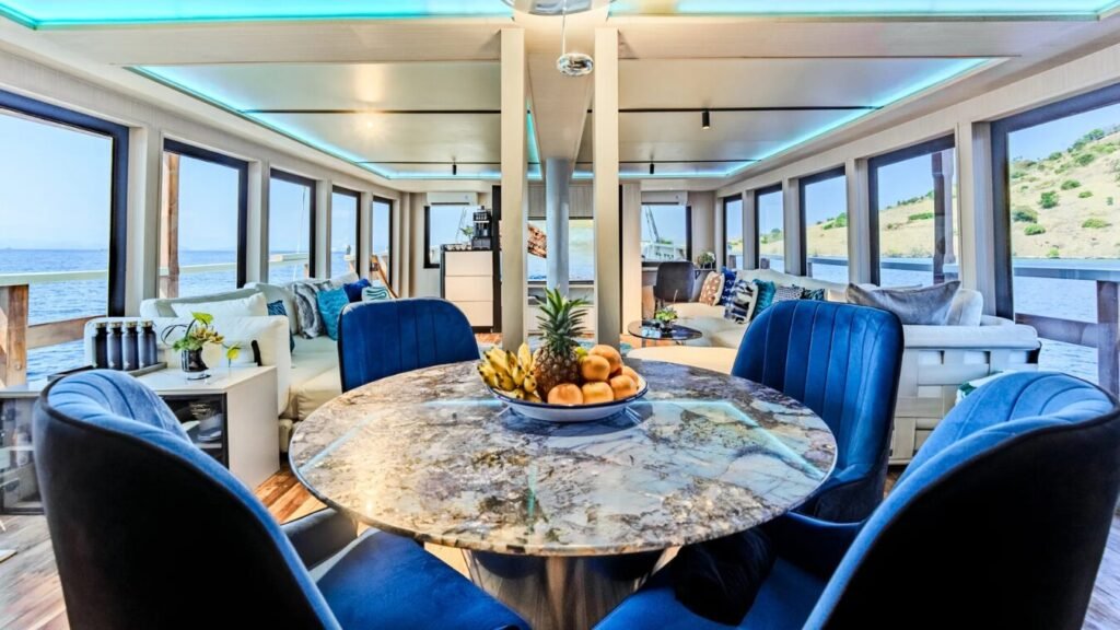 KAYRA charter yacht