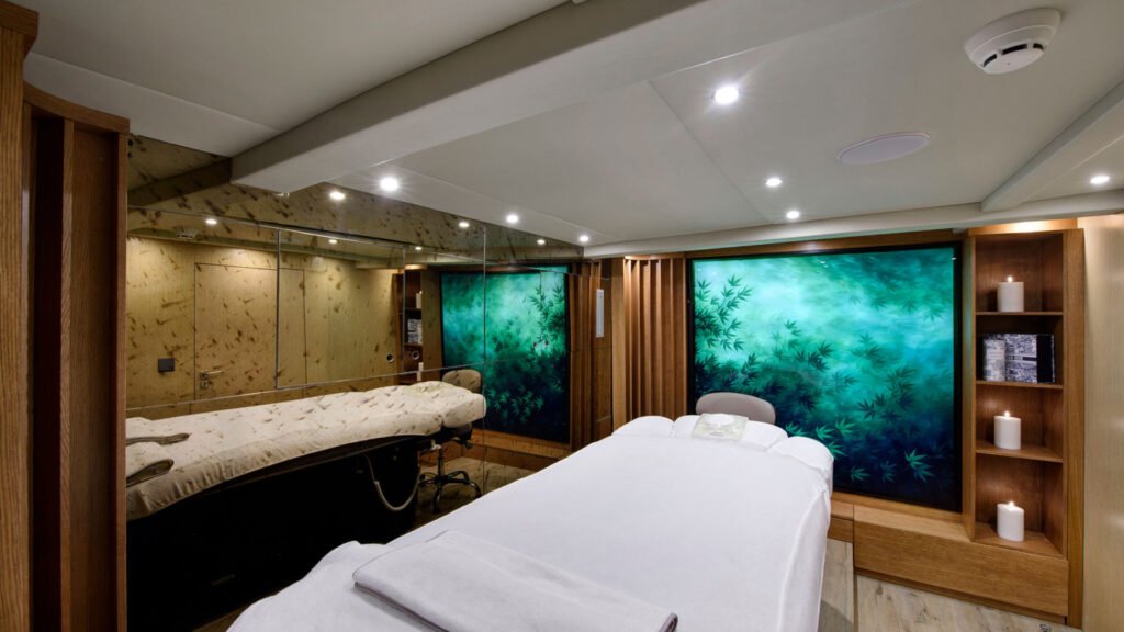 LADY LUNA massage room
