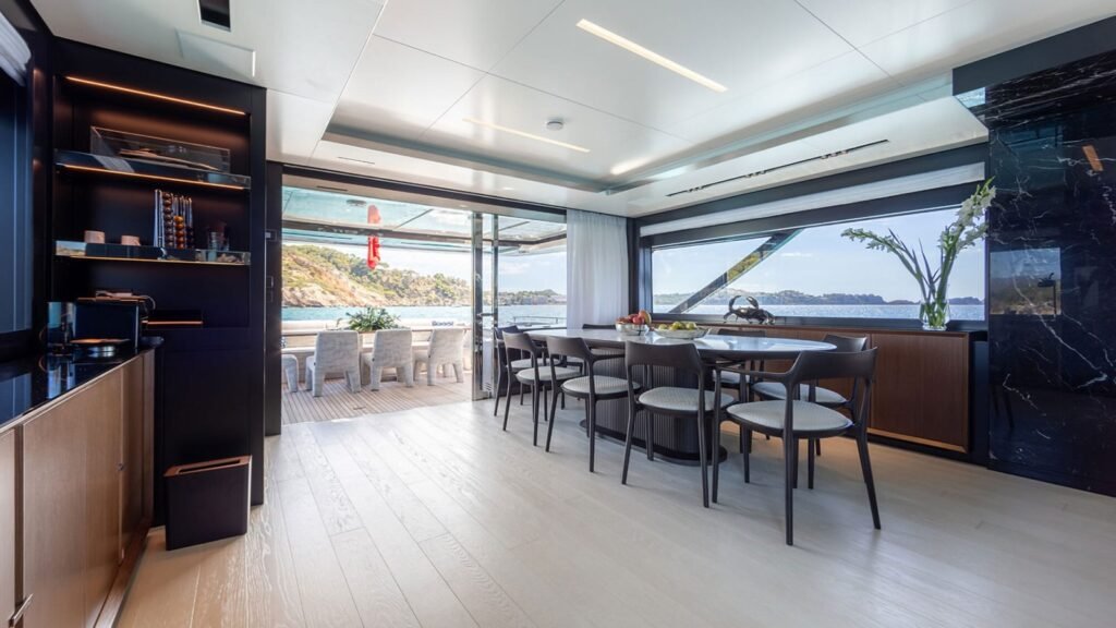 LEMON NOT LIME interior dining