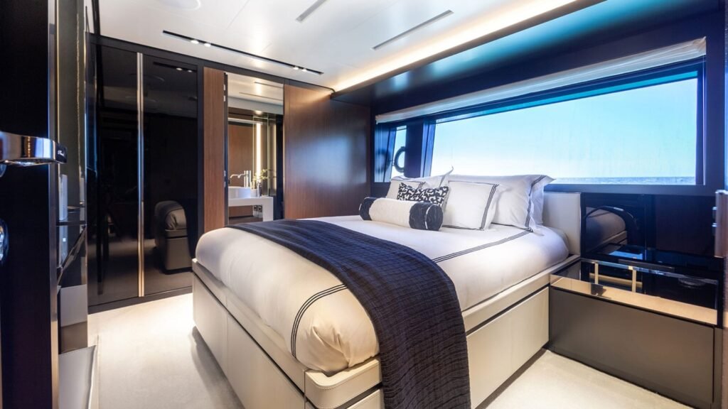 LEMON NOT LIME double cabin