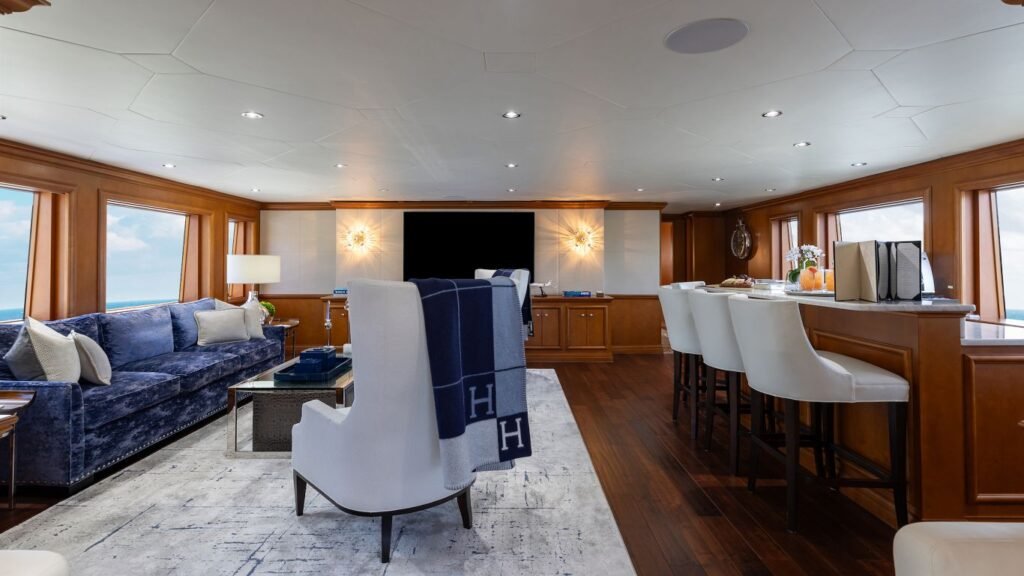 M3 Intermarine yacht for charter