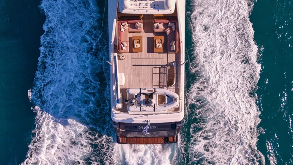 MALEN open foredeck with sea views
